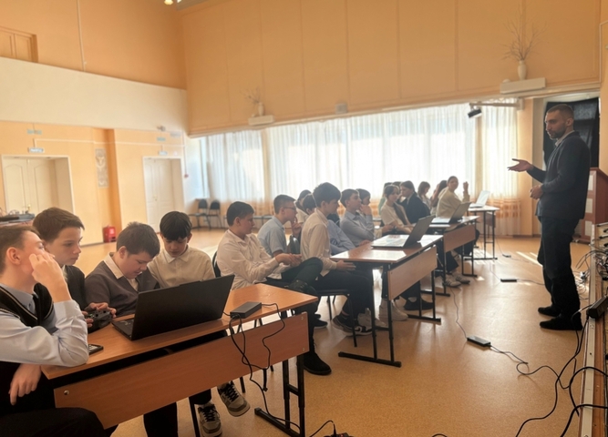 ТЕХНИКУМ — ШКОЛЕ: ОСВАИВАЕМ БЕСПИЛОТНИКИ ВМЕСТЕ!