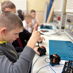 «Энергия будущего»: школьники погрузились в мир электротехники!