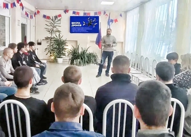 ЗА ШТУРВАЛОМ БУДУЩЕГО: В НАШЕМ ТЕХНИКУМЕ ПРОШЁЛ МАСТЕР-КЛАСС ПО БЕСПИЛОТНИКАМ!