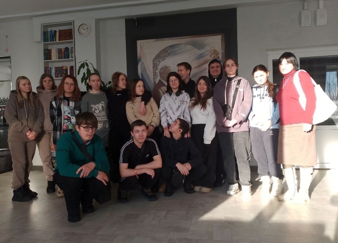 Погружение в мир книг: экскурсия в библиотеку им. Клёстовa