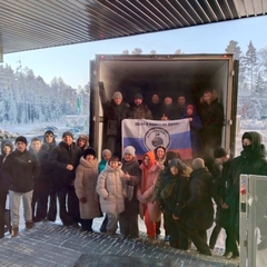 Погрузка машины с гуманитарной помощью!